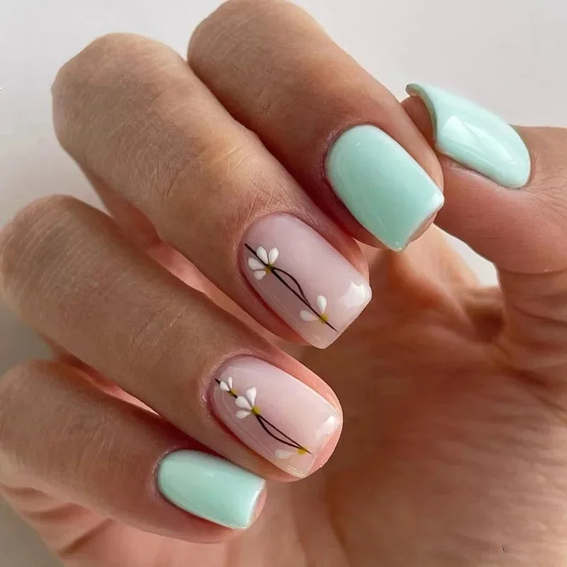 24PCS Fake French Short Nails